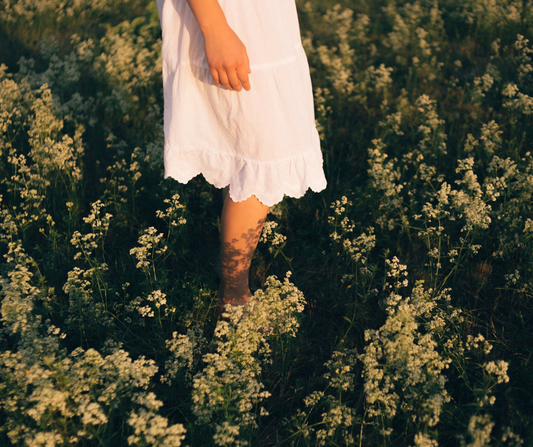 Le Syndrome Prémenstruel : Comment l’apaiser naturellement en améliorant votre hygiène de vie