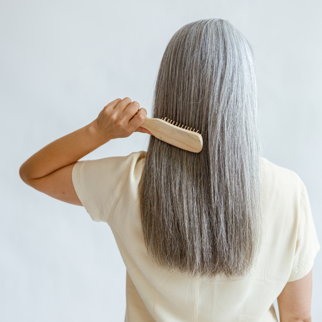 La ménopause et ses effets sur les cheveux